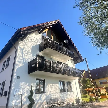 Idyllische Hofblick Balkonterrasse Wg 2 Hofblick Wg 1 Ohne Terrasse Apartament Burglengenfeld